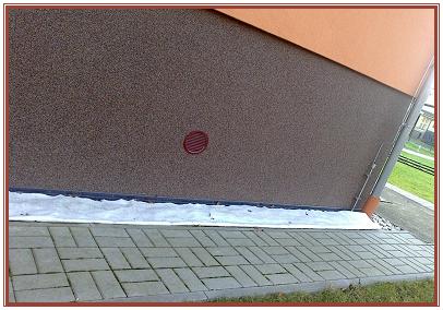 Om&iacute;tky s drcen&yacute;mi kousky kameniva